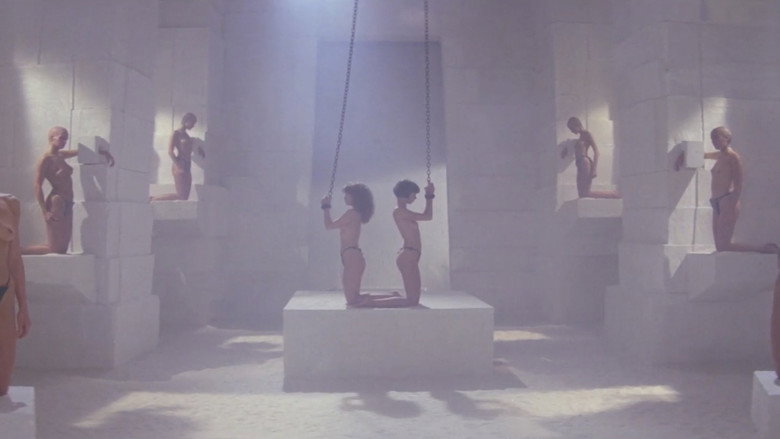 Gwendoline still 8