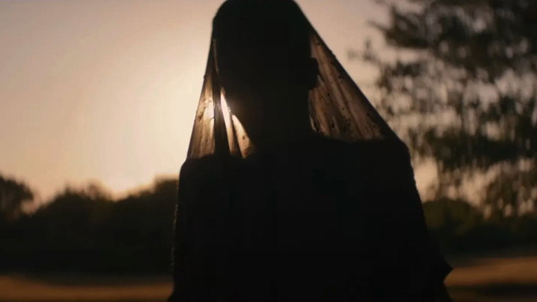 The Woman in the Yard still 5