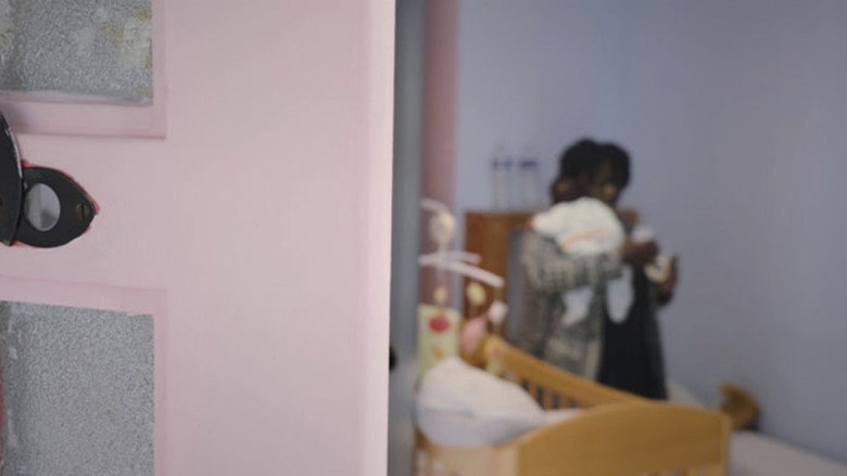 Maternité sous écrou still 2