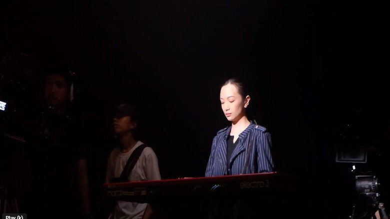 Refrain still 2
