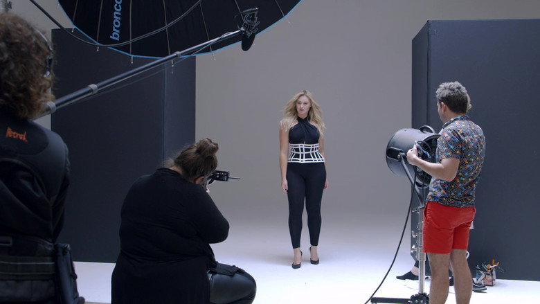 Straight/Curve: Redefining Body Image still 1