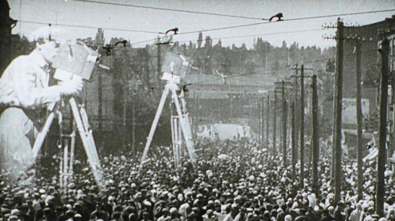 Man with a Movie Camera still 7