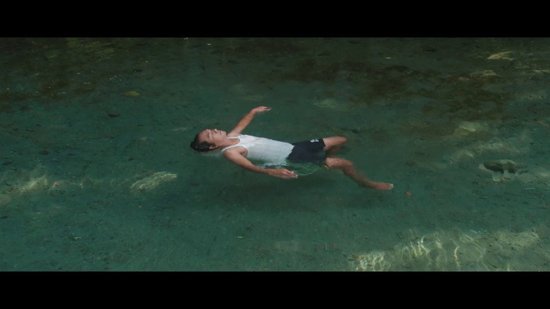 Mannequin still 4