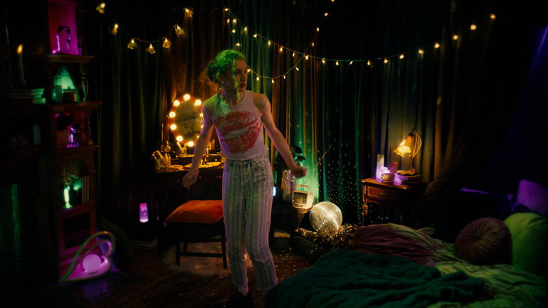 Gloss still 5