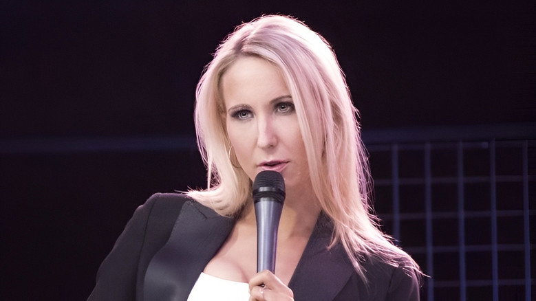 Nikki Glaser: Bangin' still 4