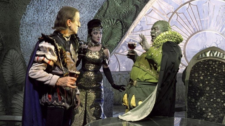 Kingdom of Crooked Mirrors still 3