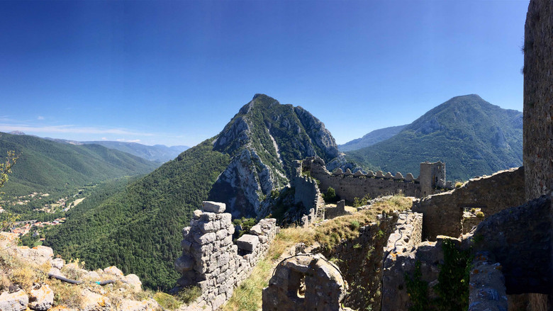The Glorious Story of Castles still 2