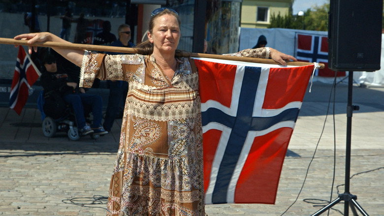 Norwegian Democrazy still 3