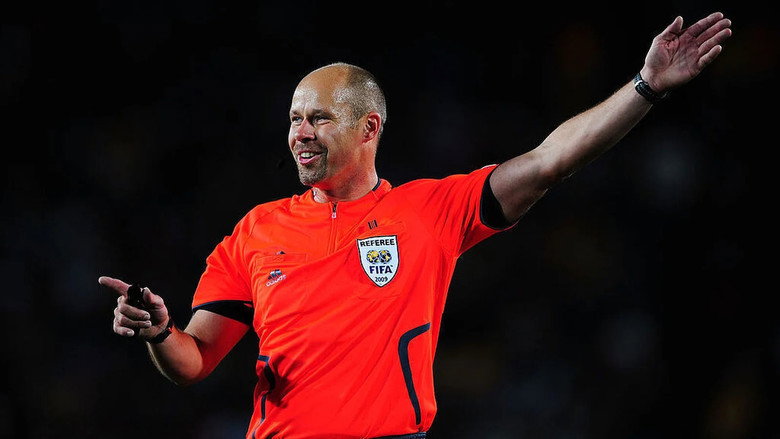 The Referee still 1