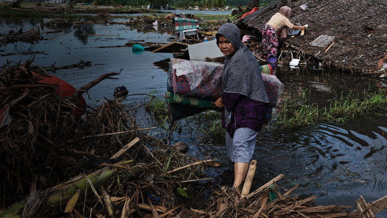Deadly Disasters still 7