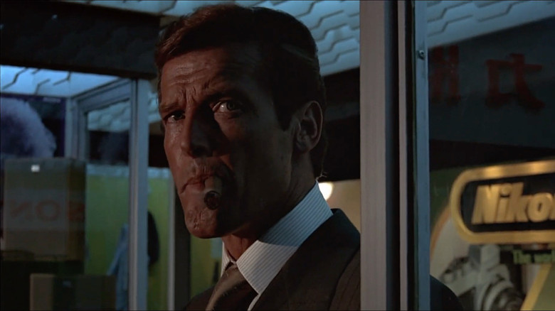 The Man with the Golden Gun still 8