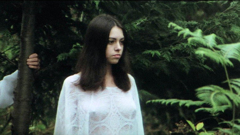 Female Vampire still 6