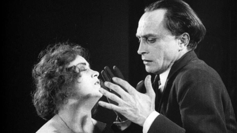 The Hands of Orlac still 5