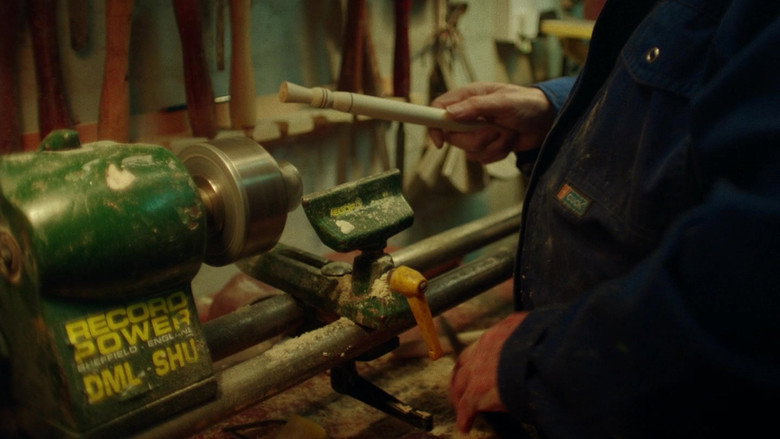 The Golden Spurtle still 3