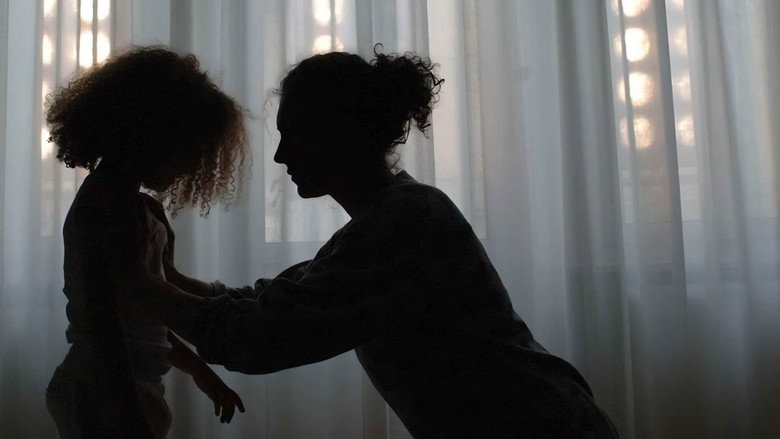 The Unknown Woman still 3